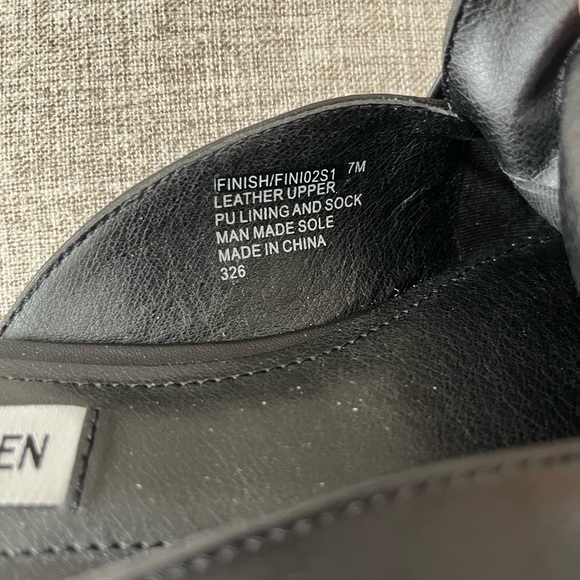 Steve Madden Black Leather Mules with gold chain, size 7med - Picture 5 of 6